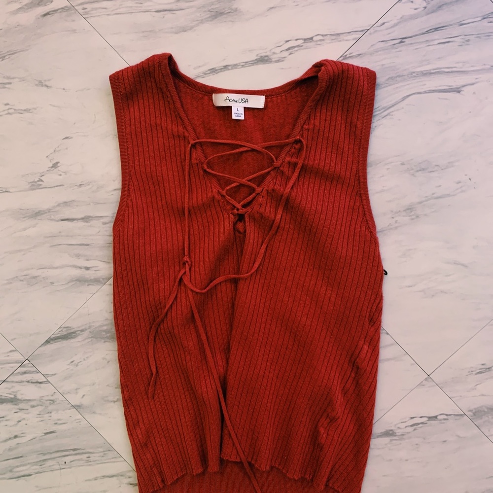 Girls tank top with ribbed design.